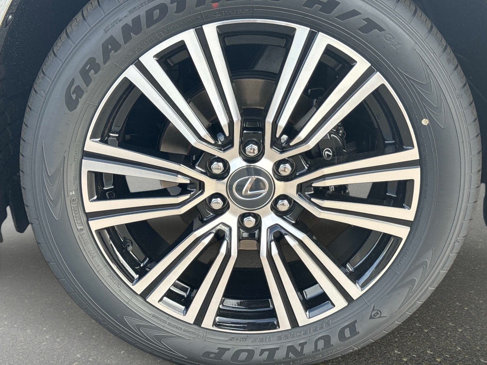 2026 Lexus LX 700h Luxury