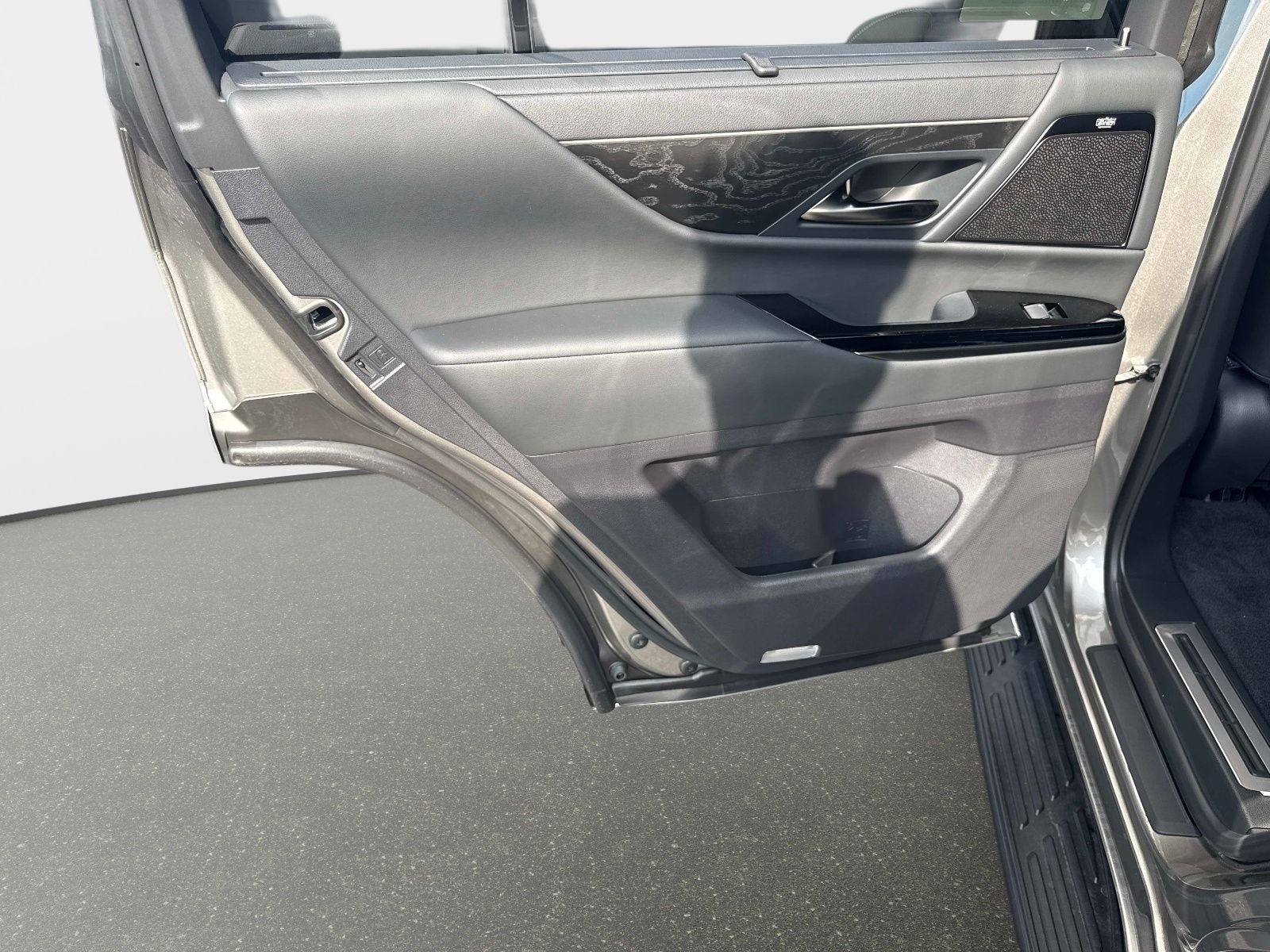 2026 Lexus LX 700h Luxury