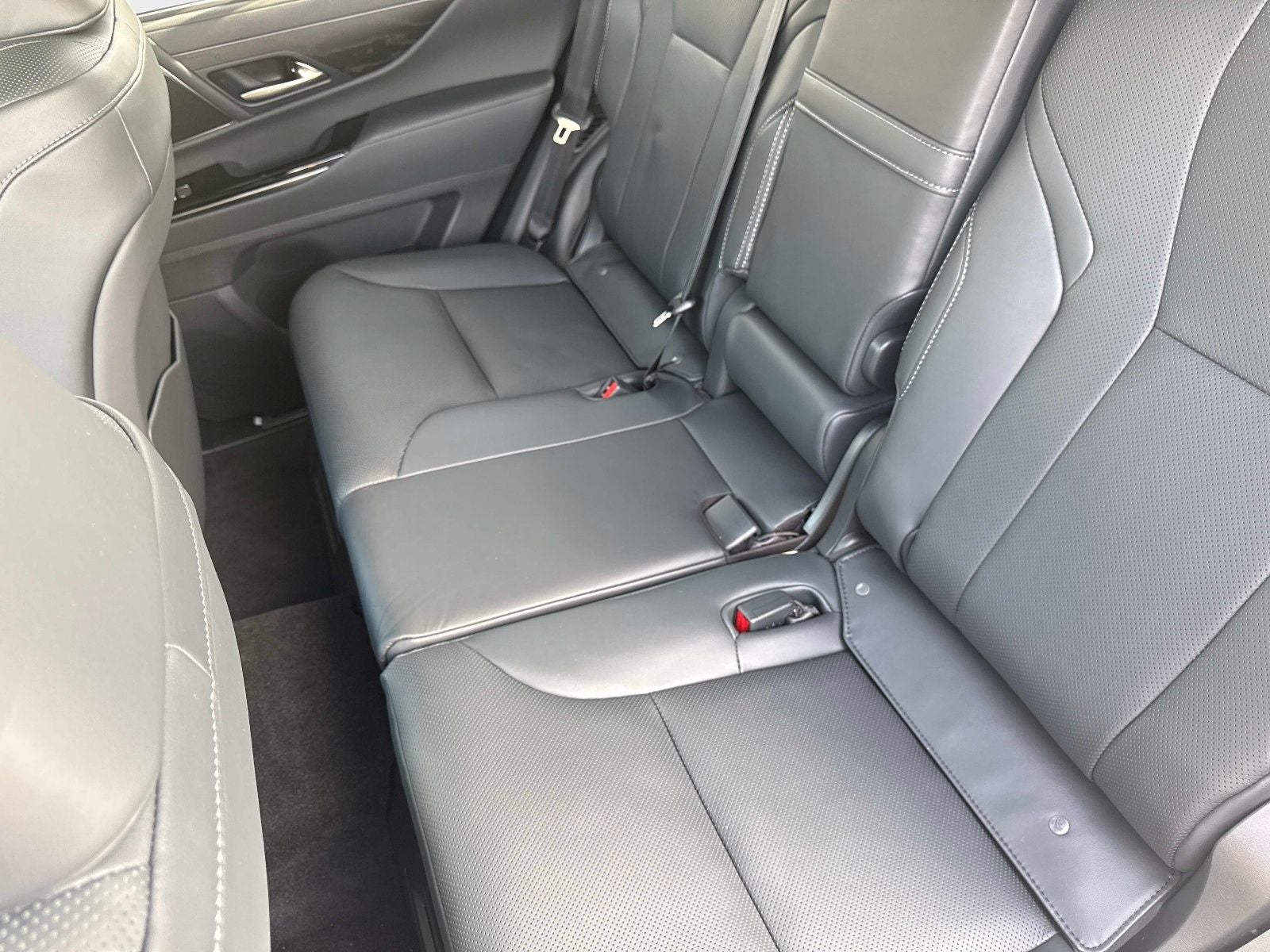 2026 Lexus LX 700h Luxury