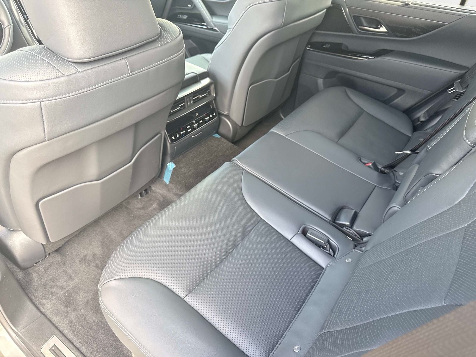 2026 Lexus LX 700h Luxury