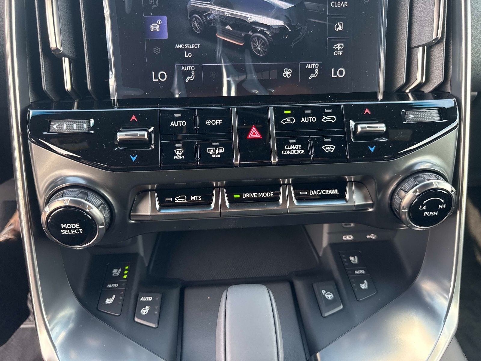 2026 Lexus LX 700h Luxury