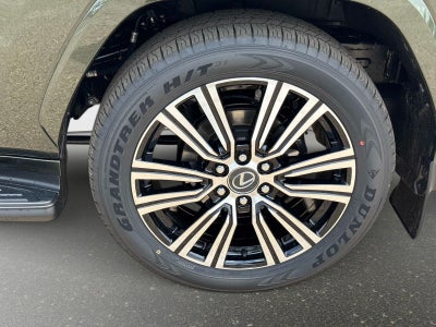 2026 Lexus LX 700h Luxury