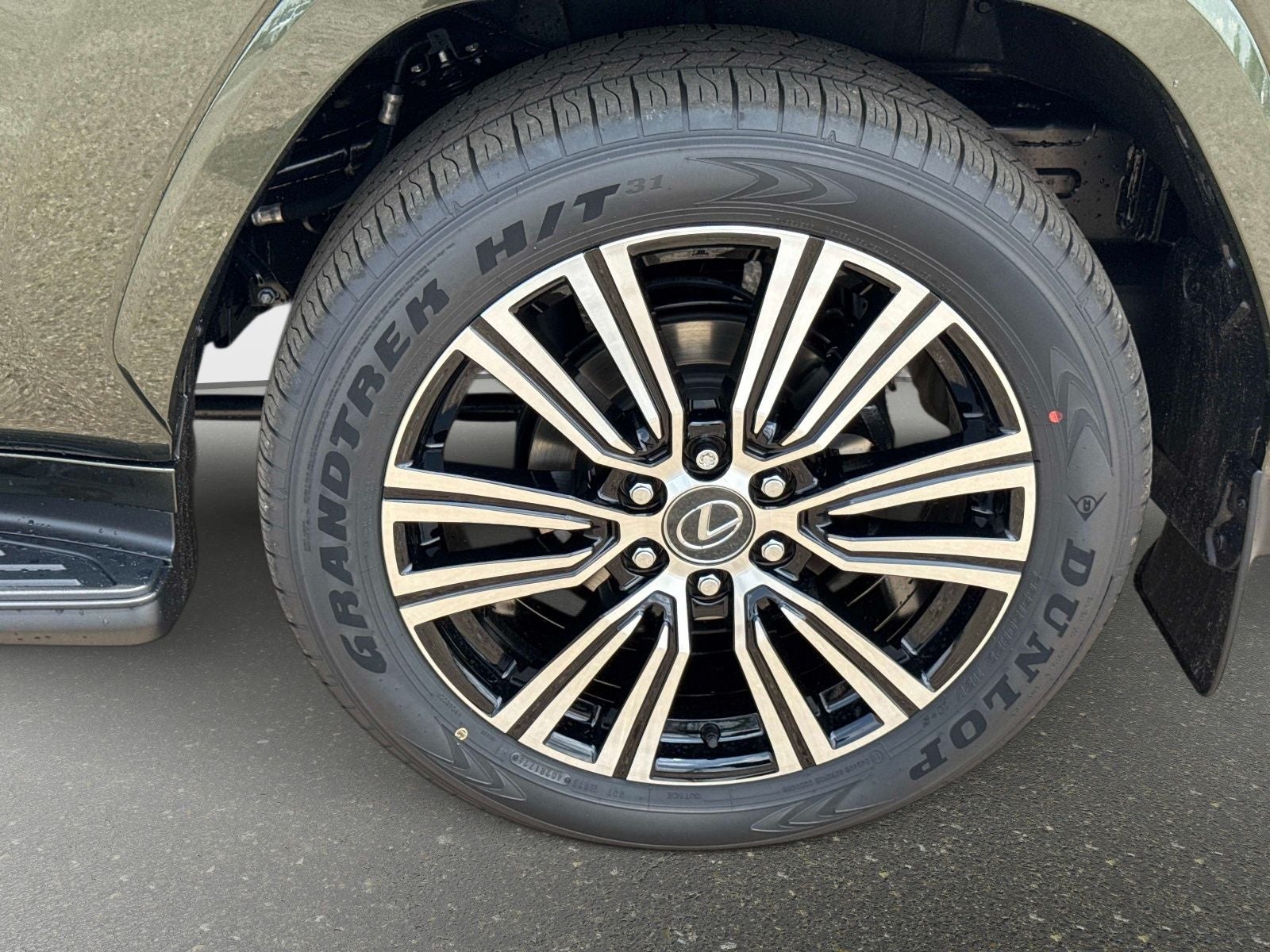 2026 Lexus LX 700h Luxury