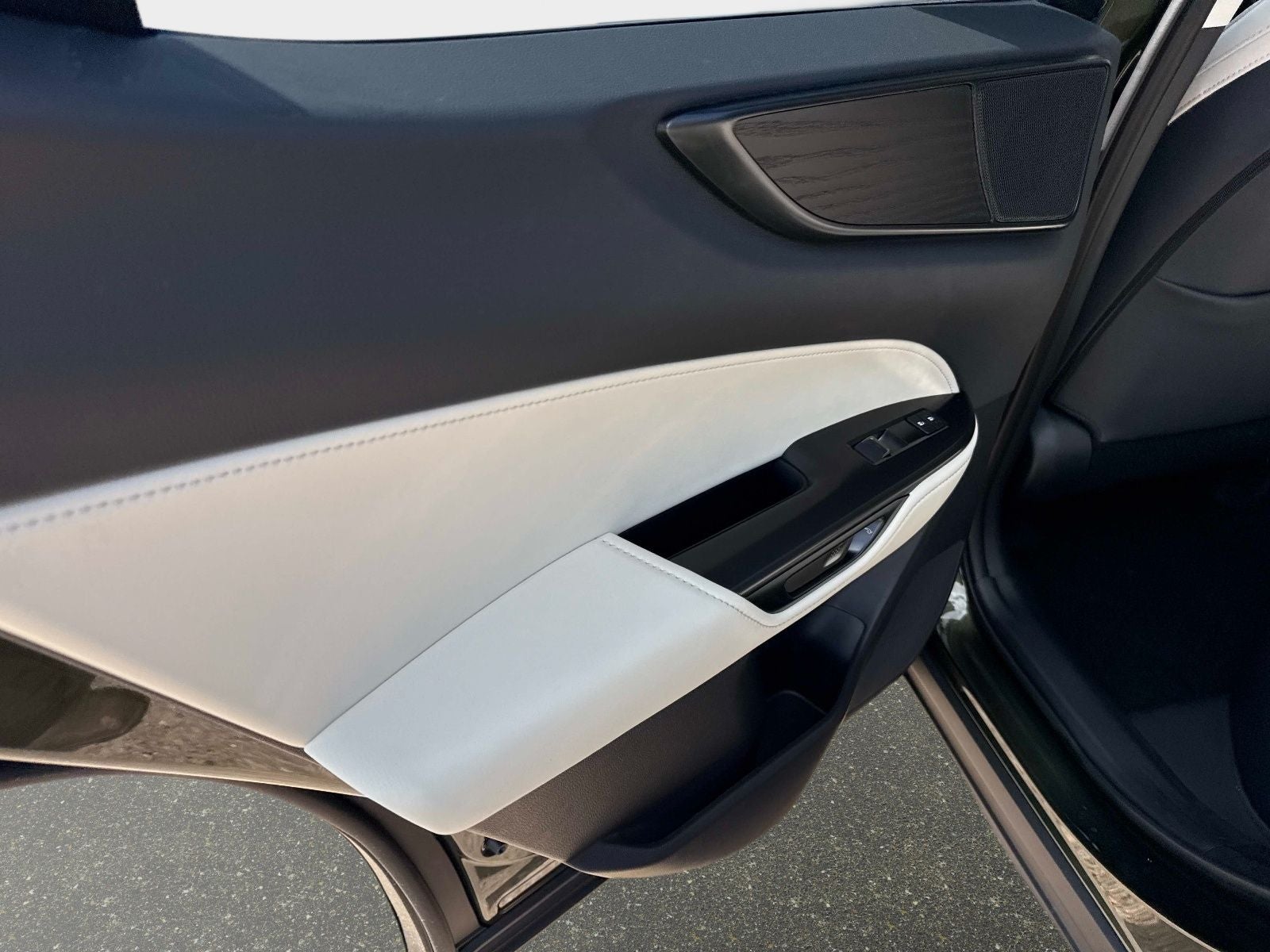 2026 Lexus NX 450h+ Luxury