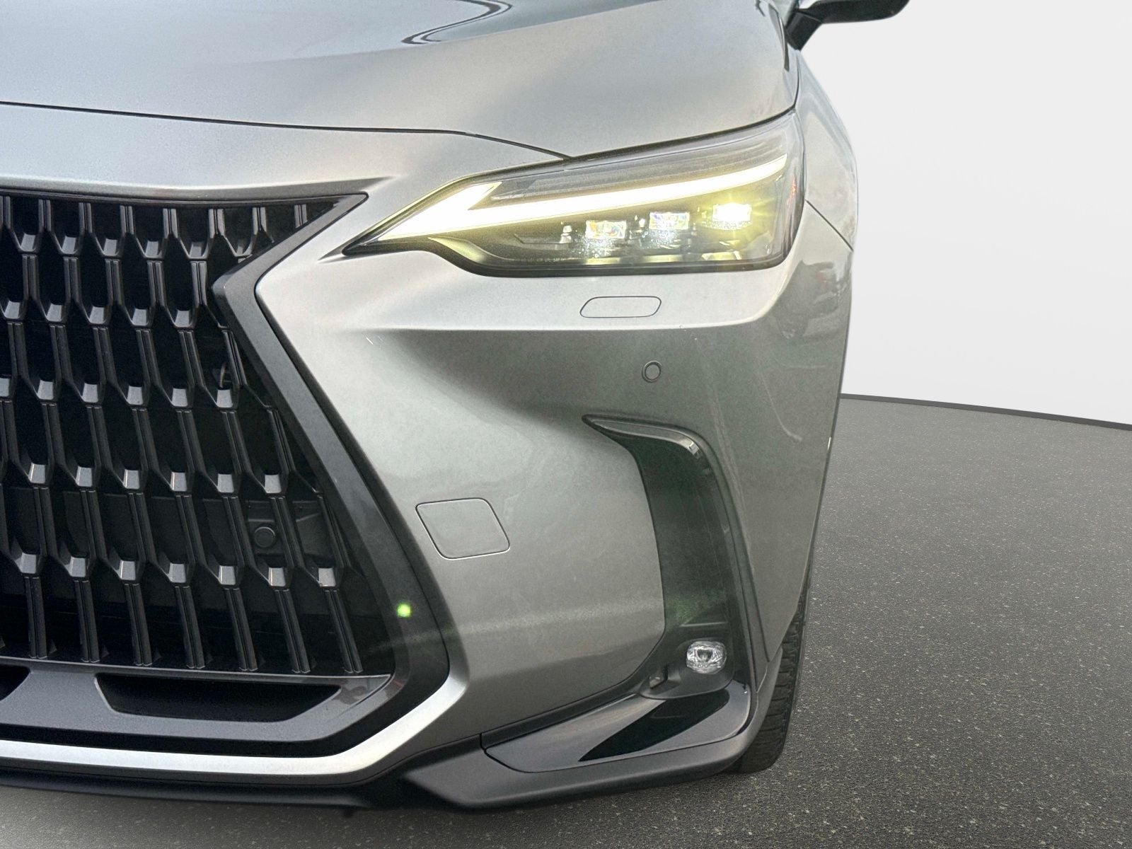 2026 Lexus NX 450h+ Luxury