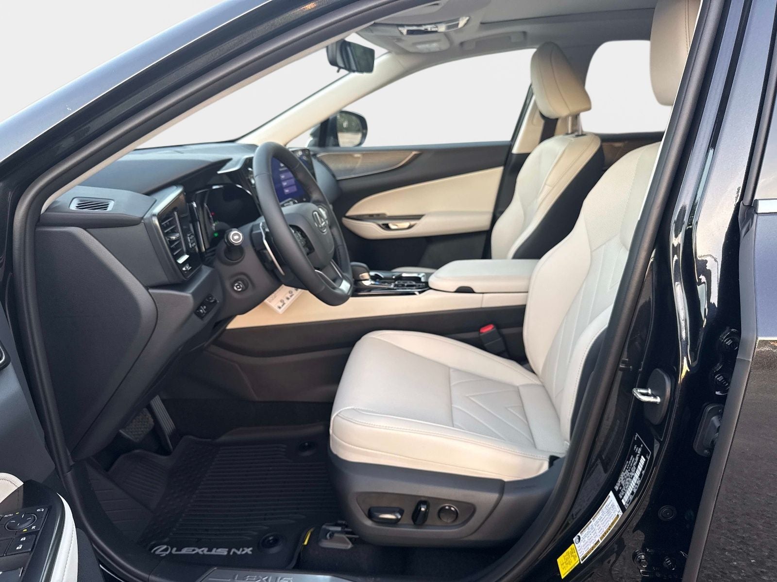 2026 Lexus NX 450h+ Luxury