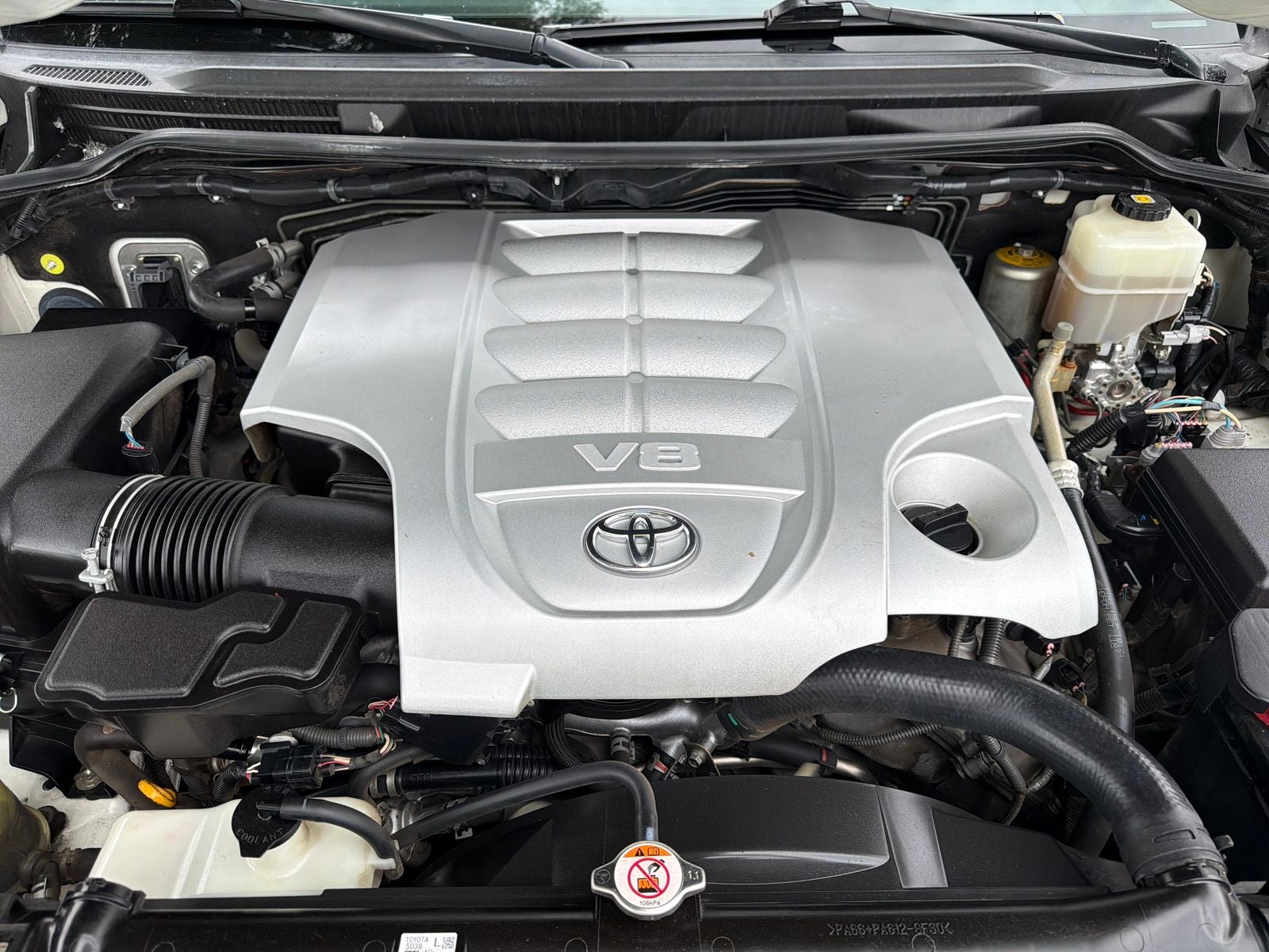 2018 Toyota Land Cruiser Base
