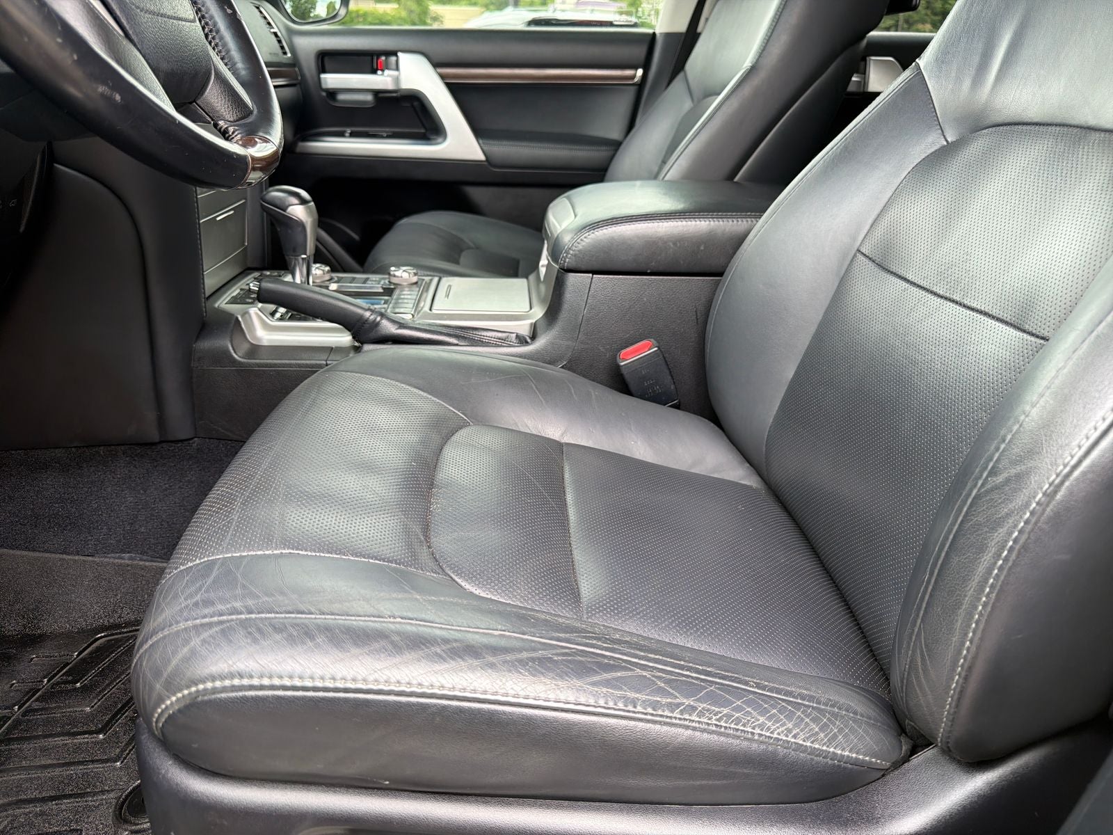 2018 Toyota Land Cruiser Base