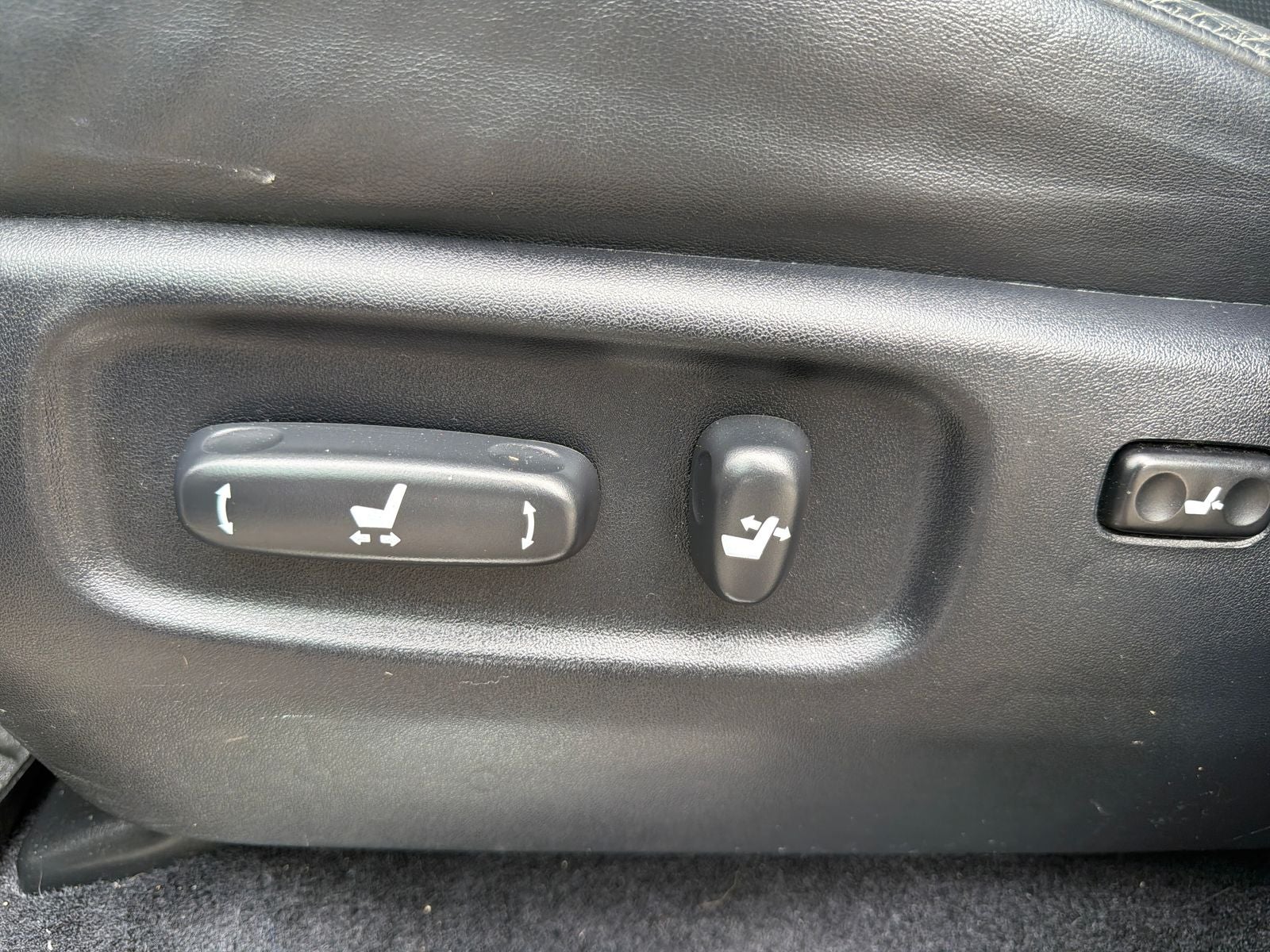 2018 Toyota Land Cruiser Base