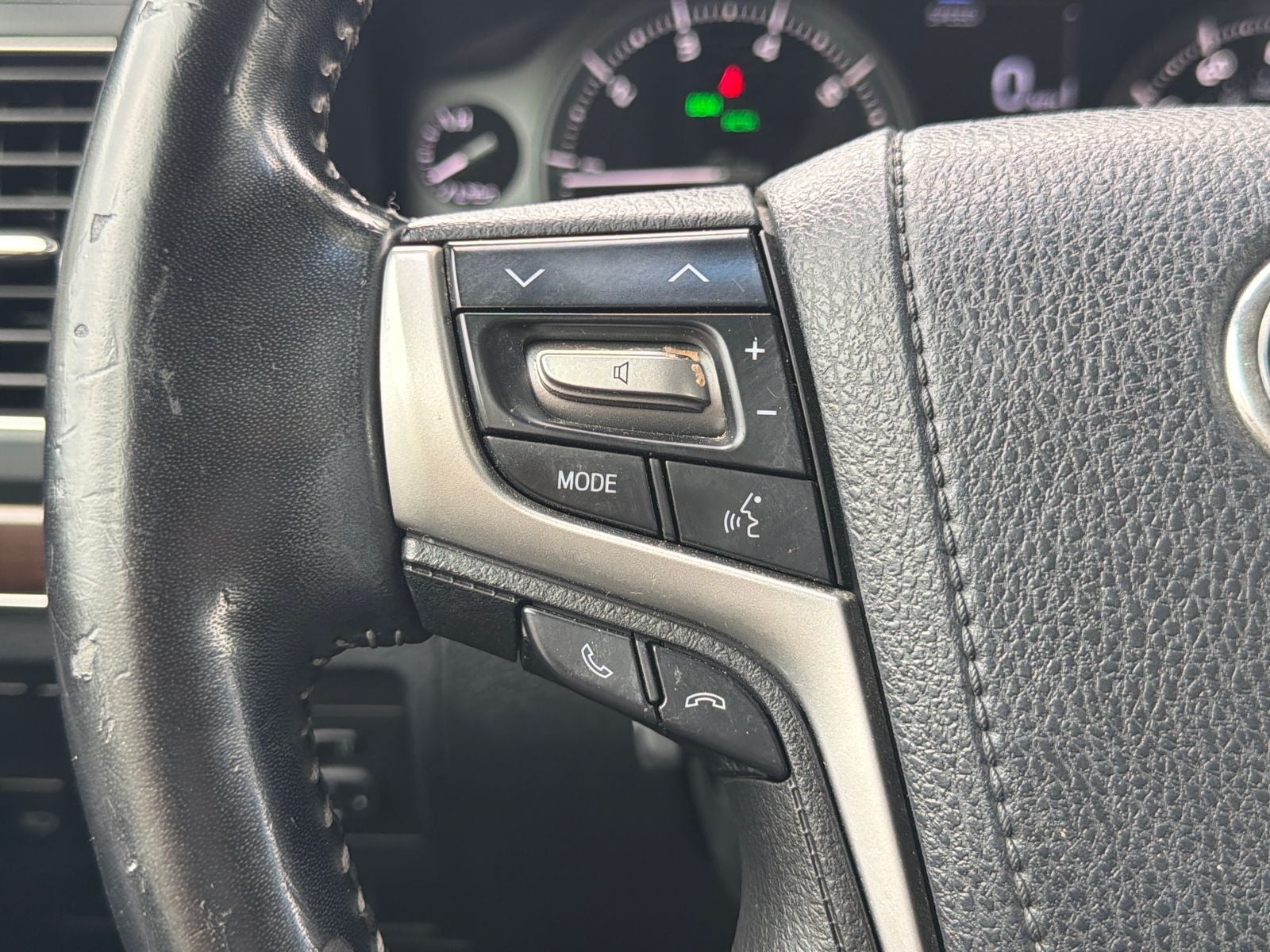 2018 Toyota Land Cruiser Base