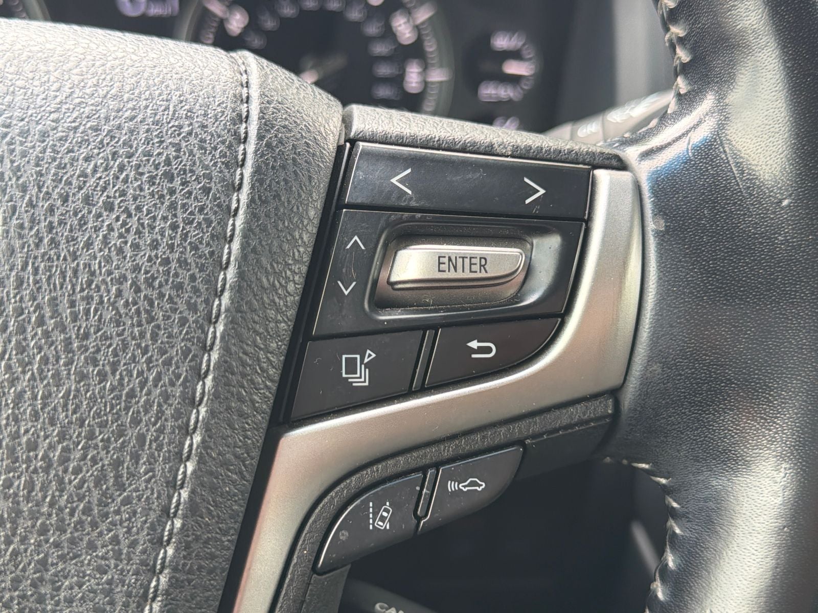 2018 Toyota Land Cruiser Base