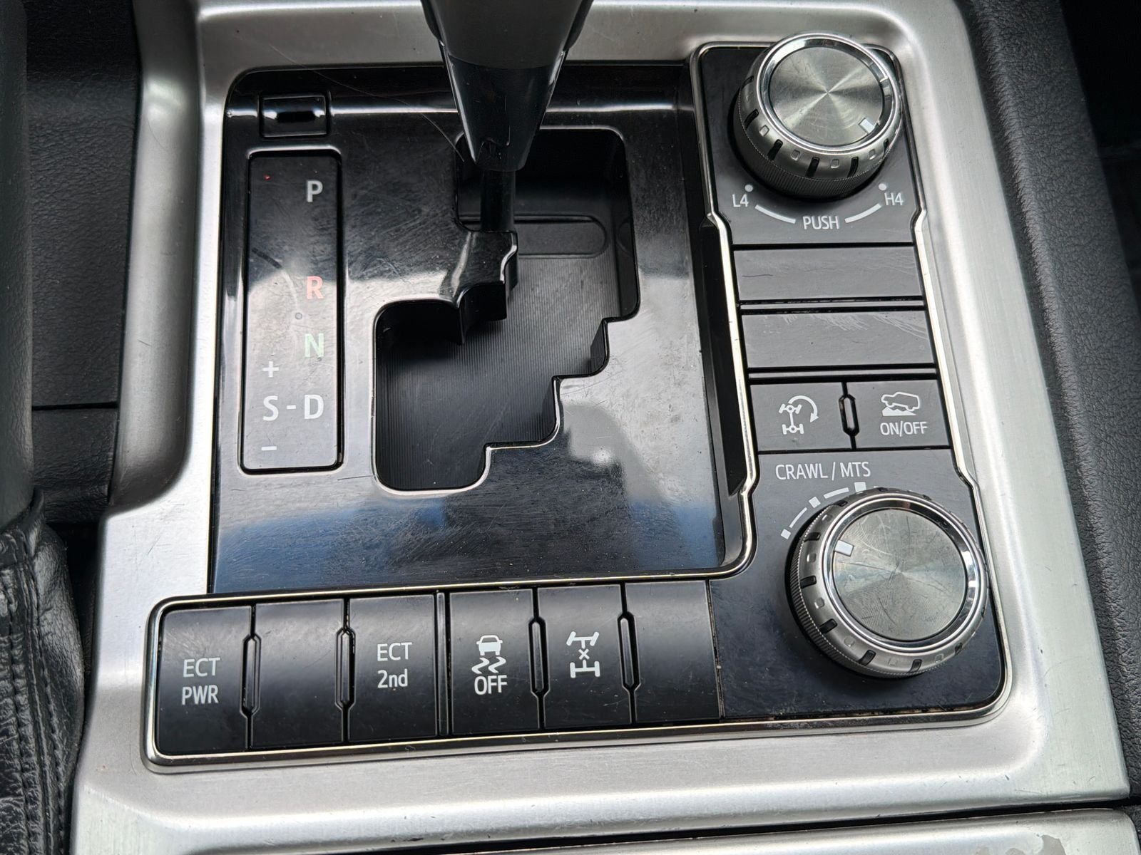 2018 Toyota Land Cruiser Base