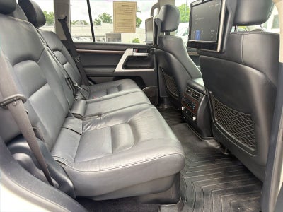 2018 Toyota Land Cruiser Base