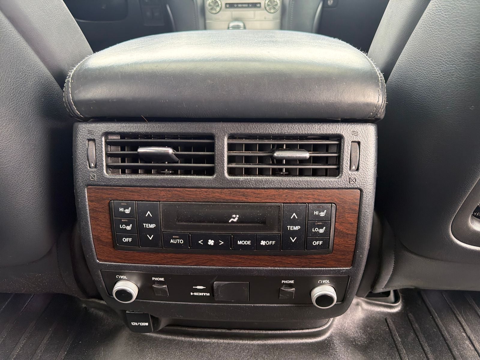 2018 Toyota Land Cruiser Base