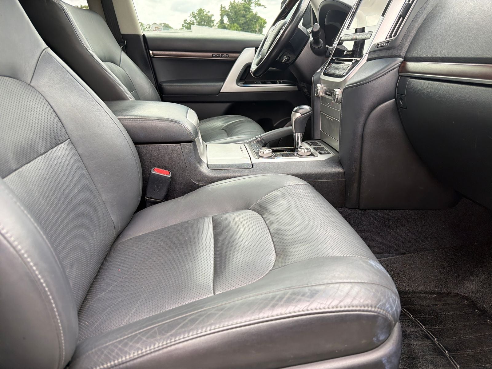 2018 Toyota Land Cruiser Base