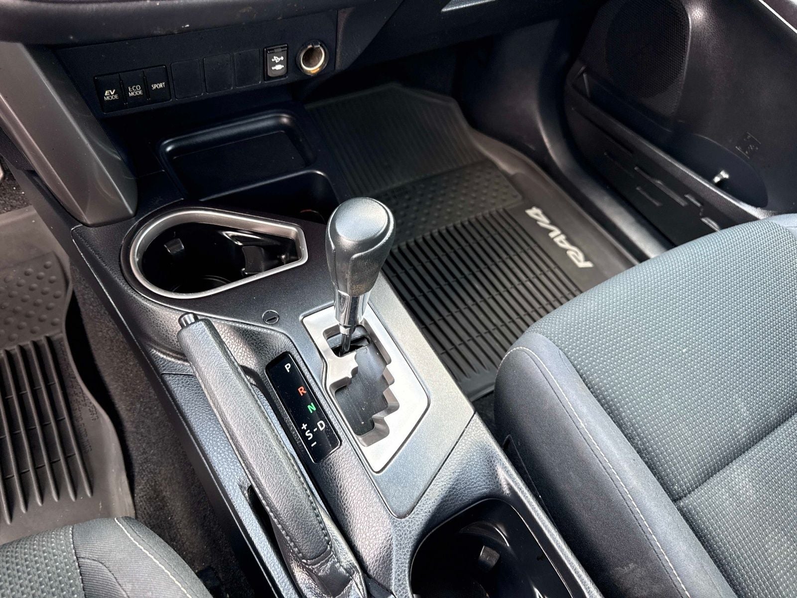 2016 Toyota RAV4 Hybrid XLE