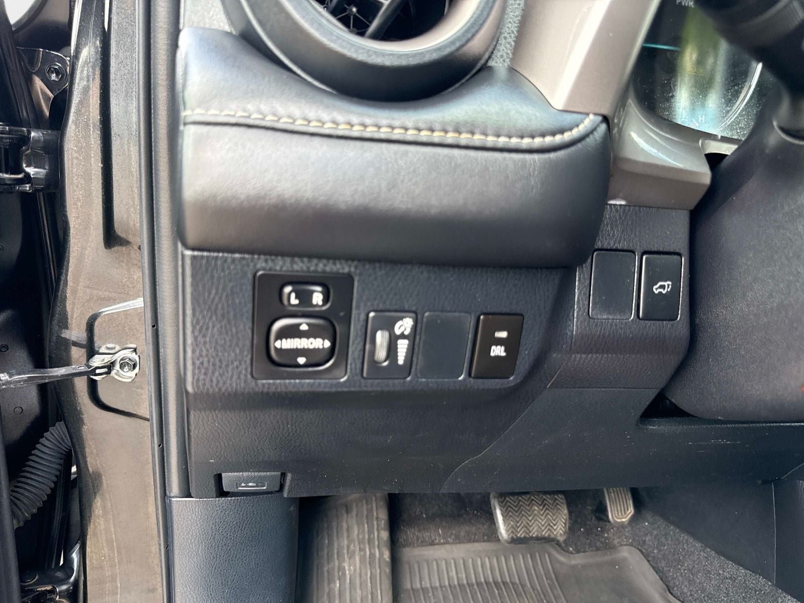 2016 Toyota RAV4 Hybrid XLE