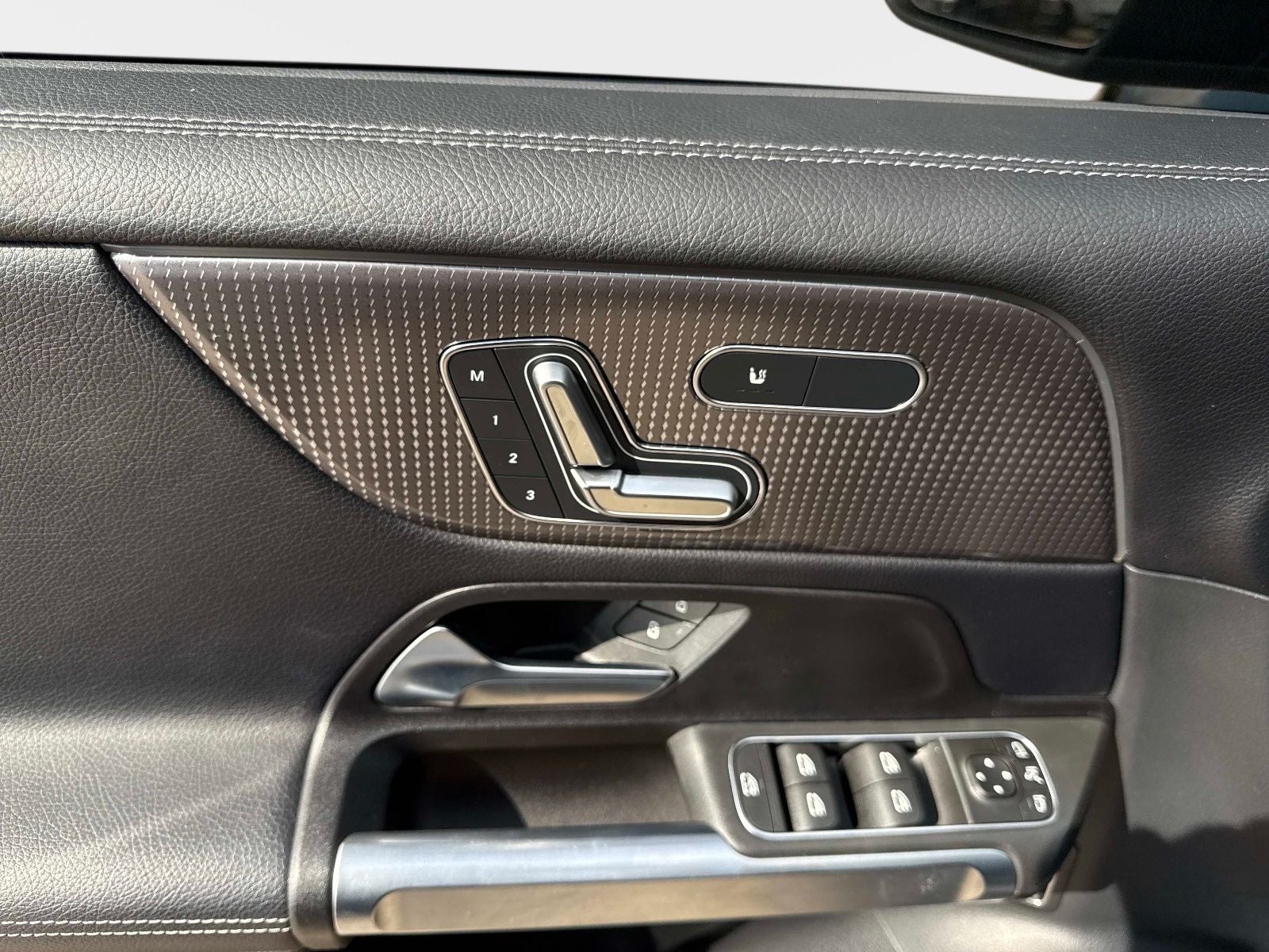 2023 Mercedes-Benz GLB GLB 250