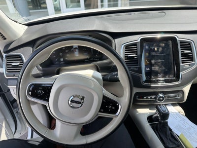 2020 Volvo XC90 T6 Momentum