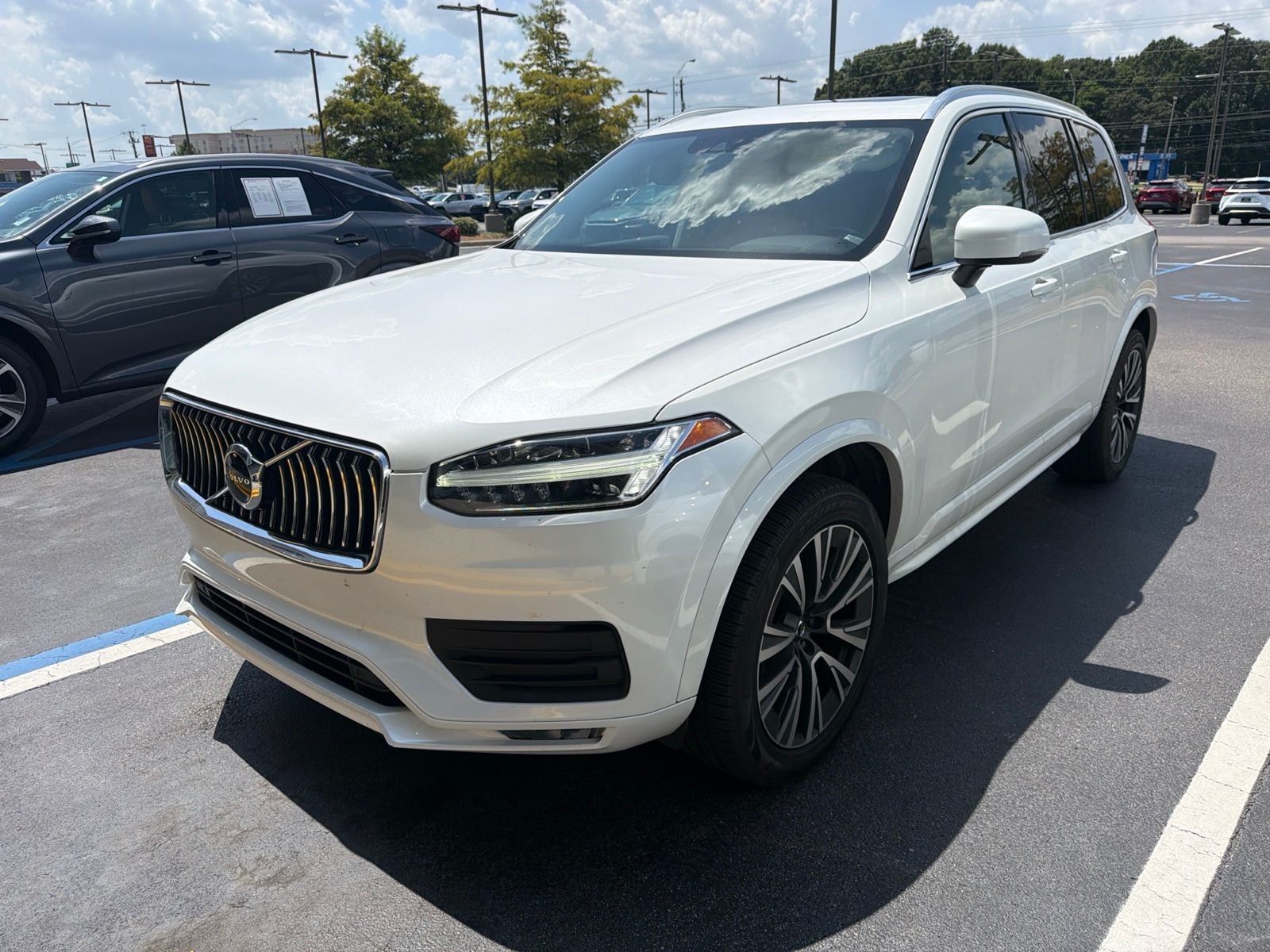 2020 Volvo XC90 T6 Momentum