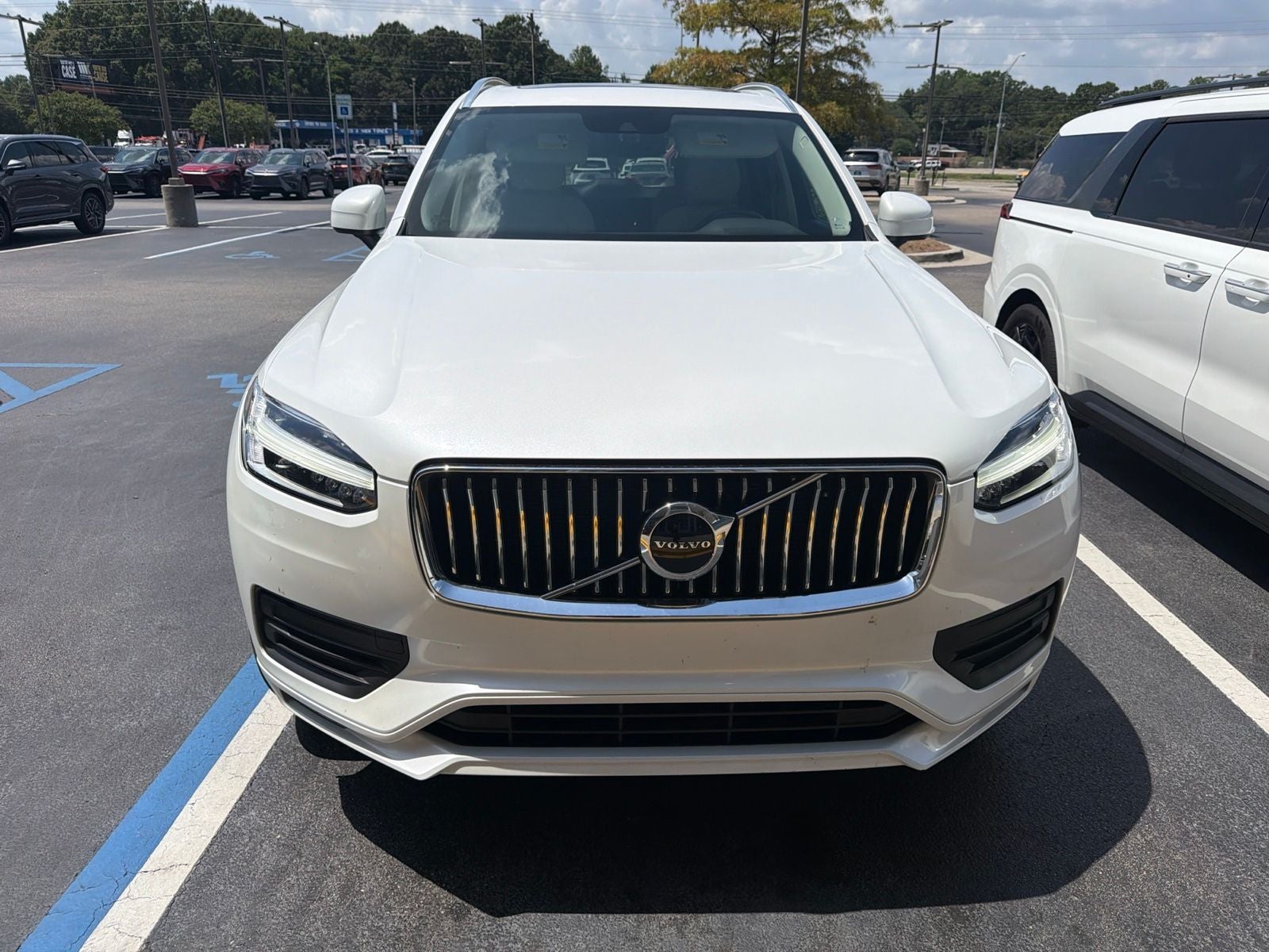 2020 Volvo XC90 T6 Momentum
