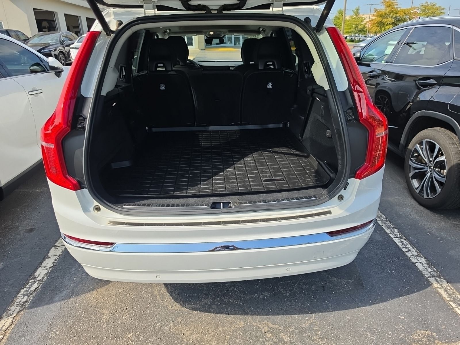 2023 Volvo XC90 B5 Plus